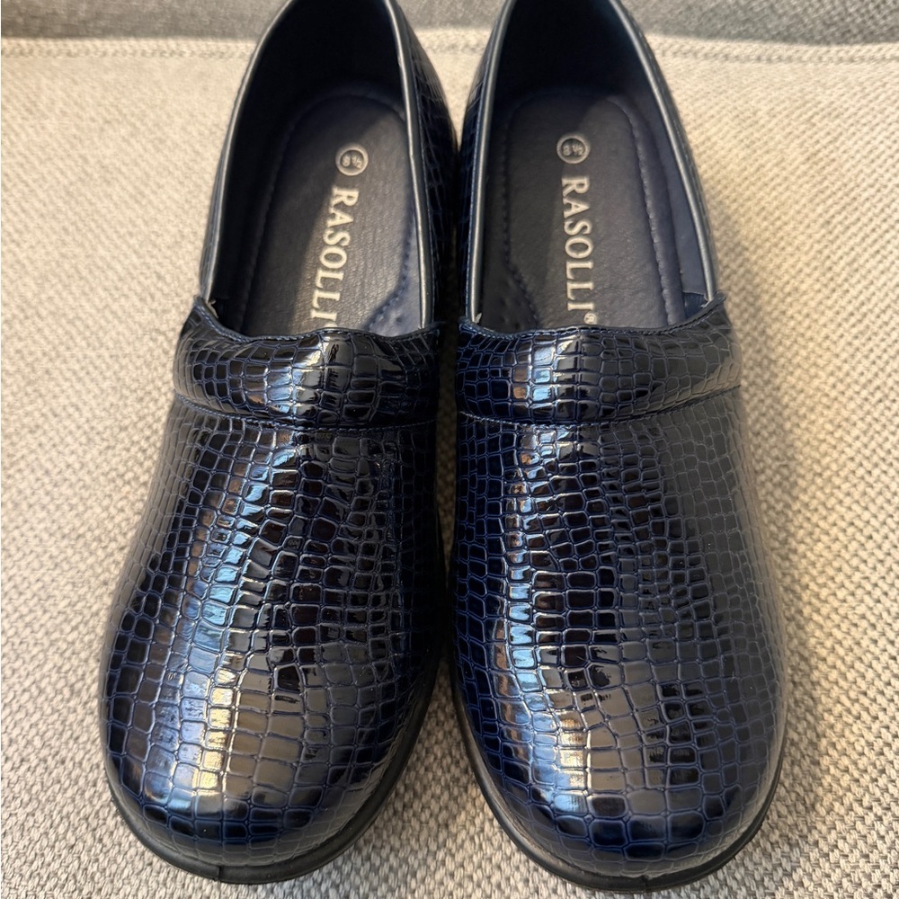 Rasolli Navy Croc-Pattern Loafers